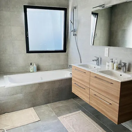 Maison Neuve 3 Chambres Nantes - Confort Pour Famille & Amis, Entreprises, Wifi, Parking