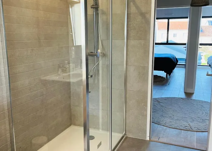 Maison Neuve 3 - Confort Pour Famille & Amis, Wifi, Parking Holiday home *