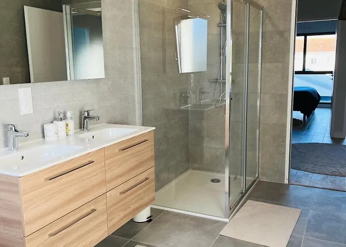 Maison Neuve 3 - Confort Pour Famille & Amis, Wifi, Parking Holiday home Nantes