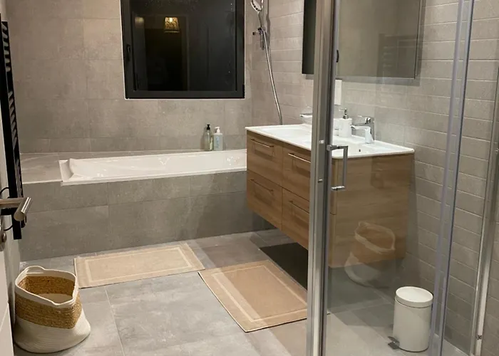 Holiday home Maison Neuve 3 - Confort Pour Famille & Amis, Wifi, Parking Nantes