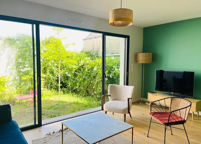 Maison Neuve 3 - Confort Pour Famille & Amis, Wifi, Parking Holiday home